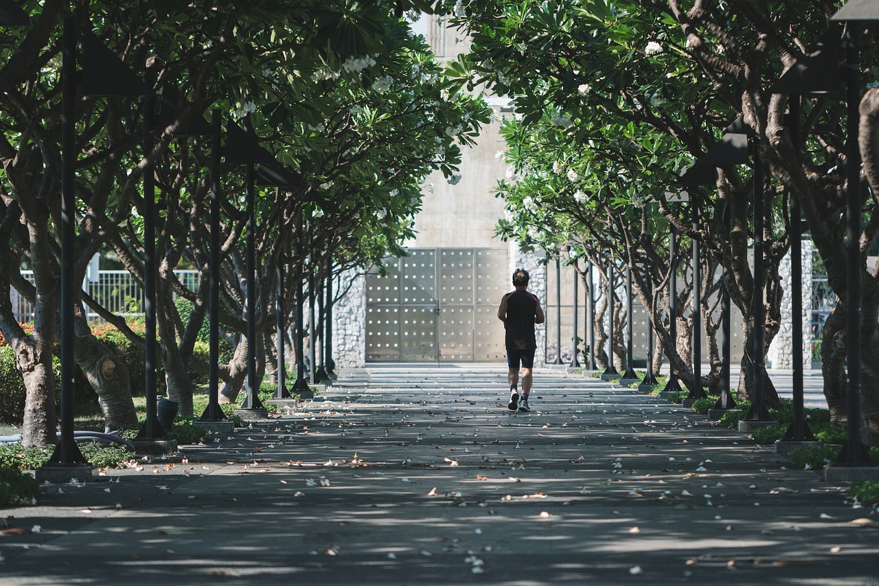 Which activities pose life-threatening safety risks?